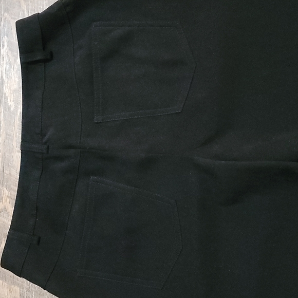 Gently Loved women's dress style pant with beautiful artwork cut out by Talbot - Picture 13 of 15